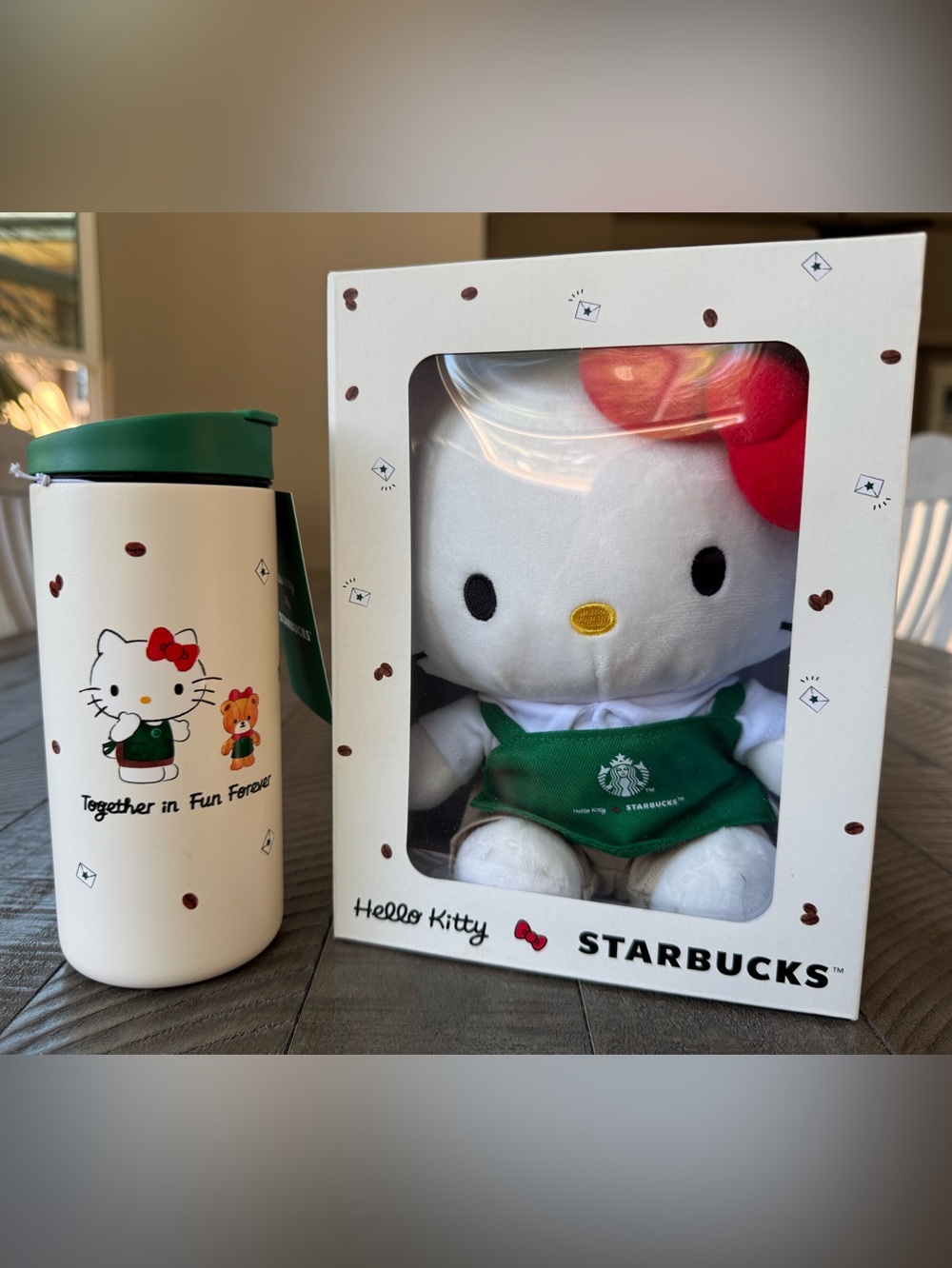 Starbucks - Hello Kitty Holiday Collection Plush + Tumbler Gift Set (NWT)